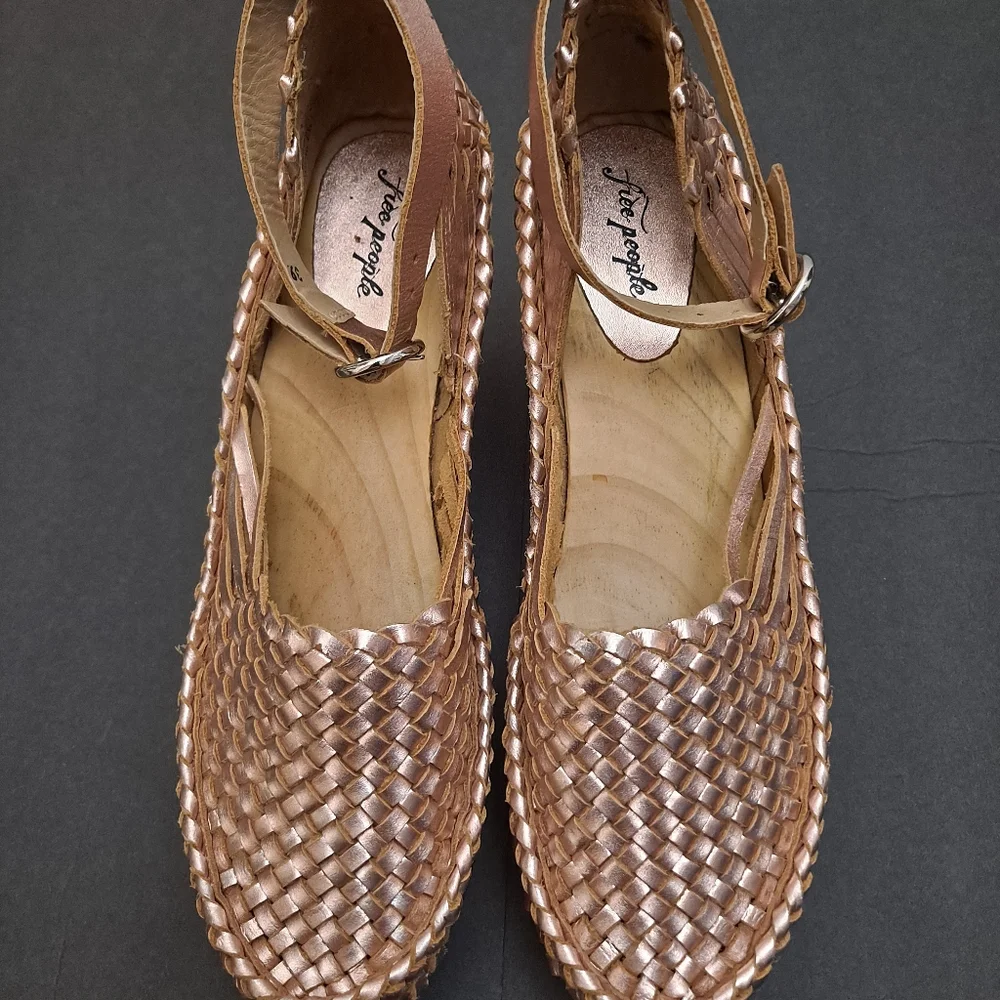 Free People Metallic Rose Gold Woven Slingback Wedge Mules - Picture 6 of 7